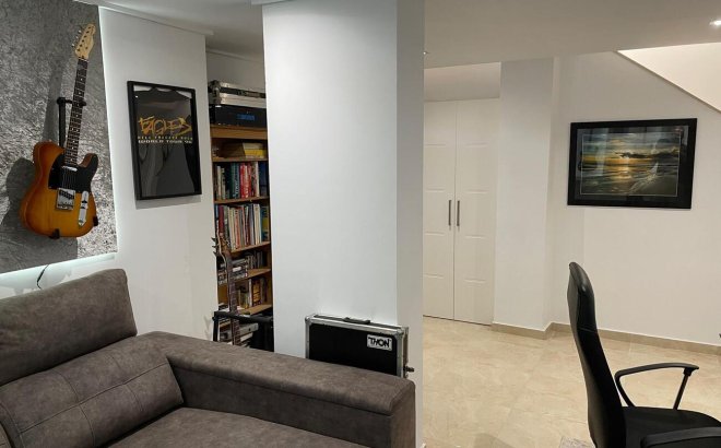 Resale - Villa -
Villamartin - El Galan