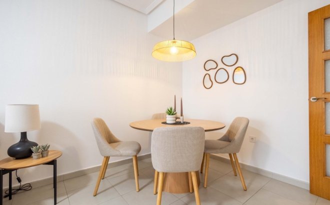 Resale - Apartment -
Torrevieja - Las Calas