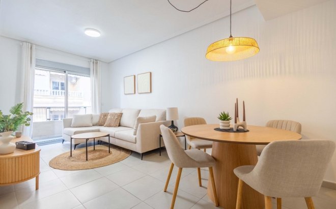 Resale - Apartment -
Torrevieja - Las Calas