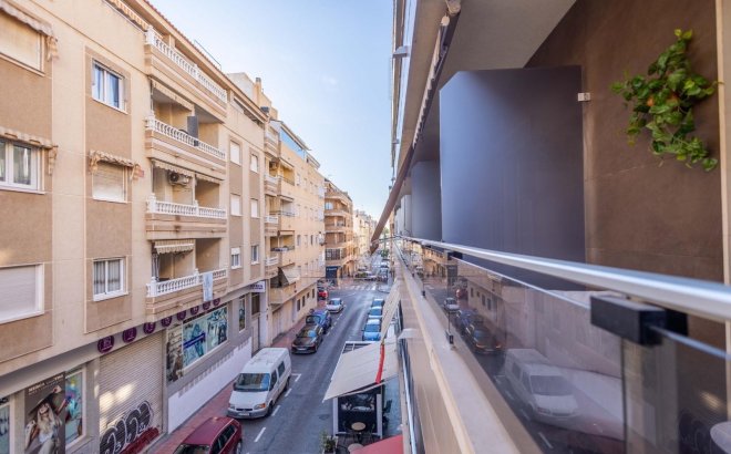 Resale - Apartment -
Torrevieja - Las Calas