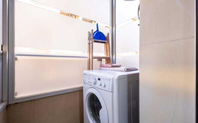 Resale - Apartment -
Torrevieja - Las Calas