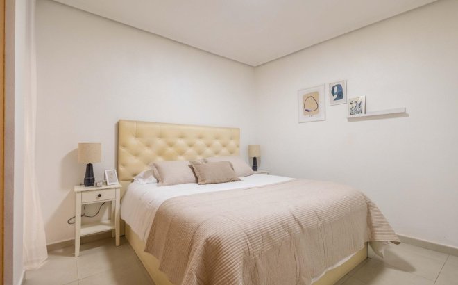 Resale - Apartment -
Torrevieja - Las Calas