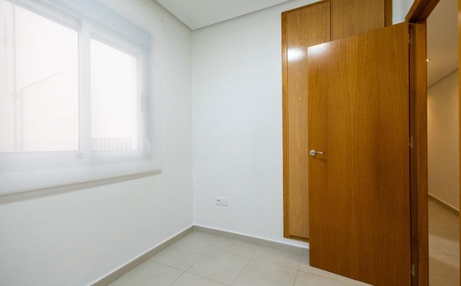 Resale - Apartment -
Torrevieja - Las Calas