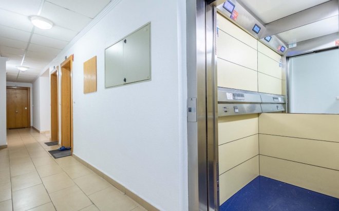 Resale - Apartment -
Torrevieja - Las Calas