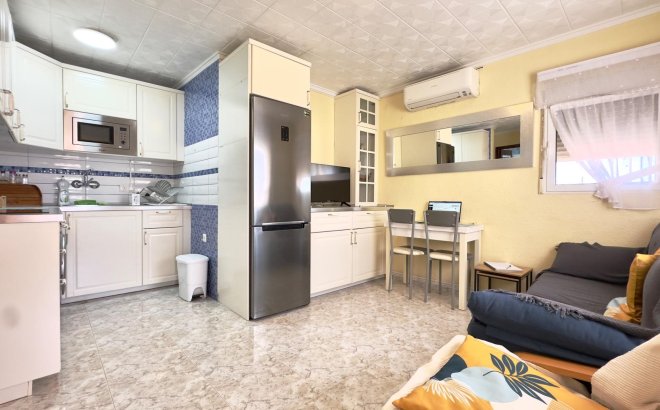 Resale - Bungalow -
Torrevieja - Torretas