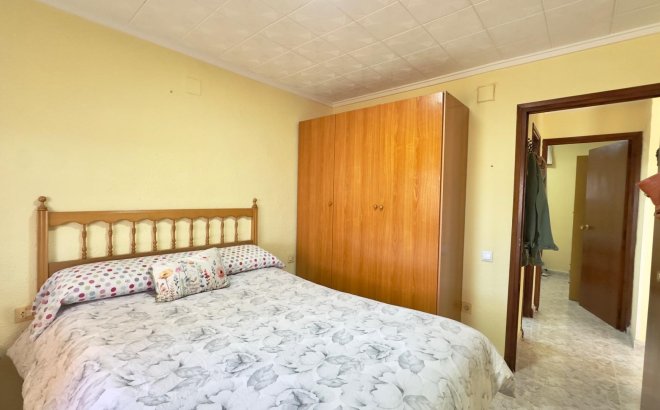 Resale - Bungalow -
Torrevieja - Torretas