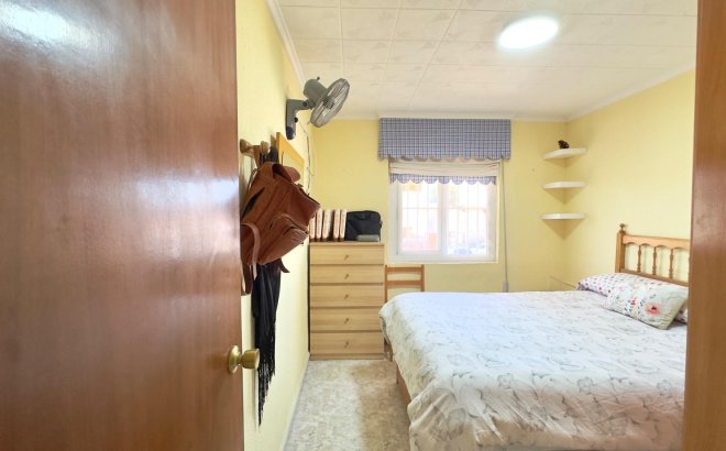 Resale - Bungalow -
Torrevieja - Torretas