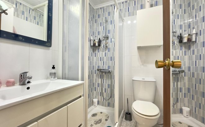 Resale - Bungalow -
Torrevieja - Torretas