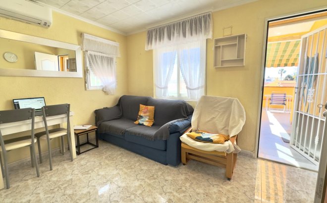 Resale - Bungalow -
Torrevieja - Torretas