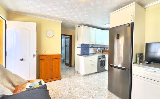 Resale - Bungalow -
Torrevieja - Torretas