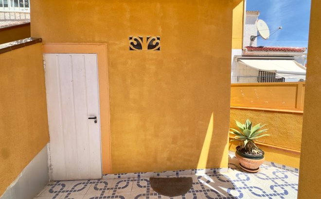 Resale - Bungalow -
Torrevieja - Torretas