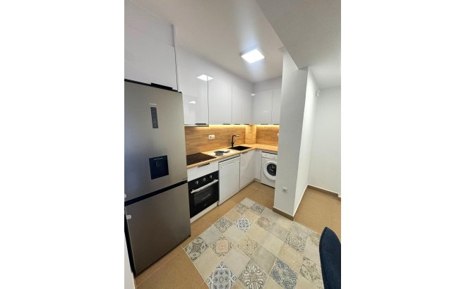 Resale - Apartment -
Torrevieja - Centro - Muelle Pesquero