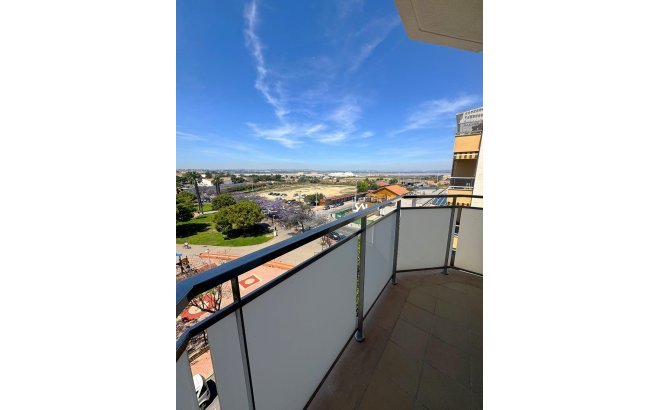 Resale - Apartment -
Torrevieja - Centro - Muelle Pesquero