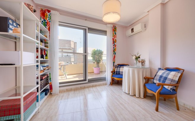 Resale - Penthouse -
Torrevieja - Centro