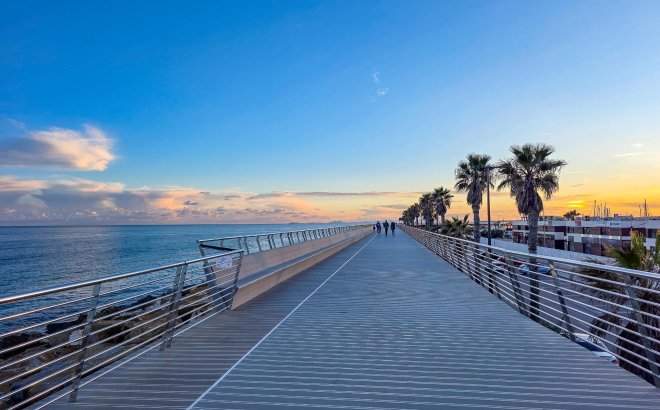 Resale - Penthouse -
Torrevieja - Centro