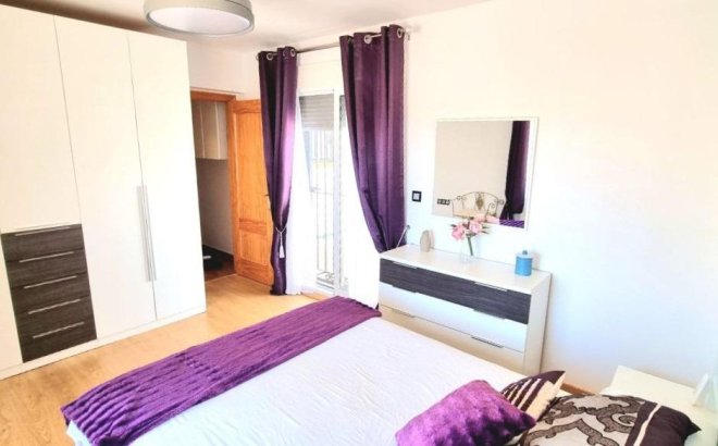 Resale - Town House -
Orihuela Costa - Los Almendros-la Florida