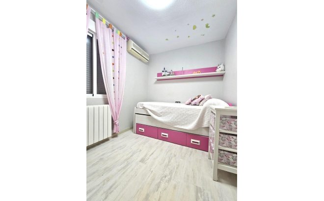 Resale - Town House -
Orihuela Costa - Los Almendros-la Florida