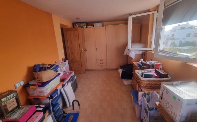 Resale - Town House -
Orihuela Costa - Los Almendros-la Florida