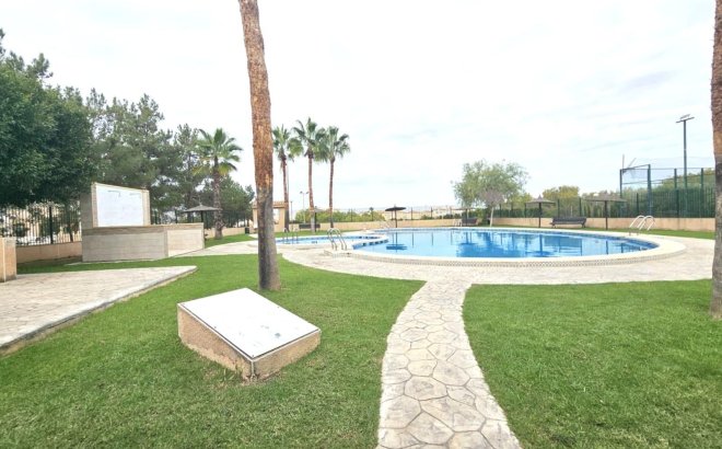 Resale - Town House -
Orihuela Costa - Los Almendros-la Florida