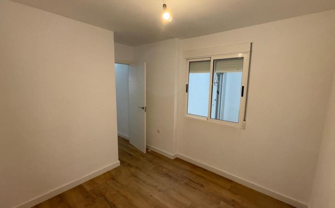 Resale - Bungalow -
Torrevieja - PARQUE DE LAS NACIONES