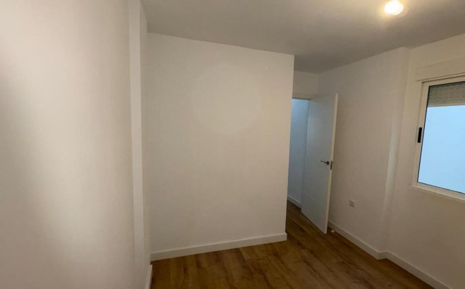 Resale - Bungalow -
Torrevieja - PARQUE DE LAS NACIONES