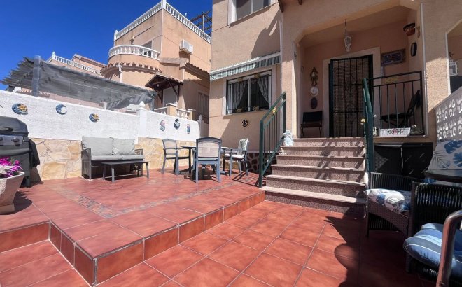 Resale - Town House -
Villamartin - Costa Blanca