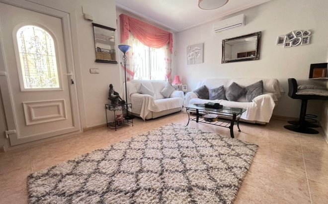 Resale - Town House -
Villamartin - Costa Blanca