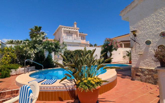 Resale - Villa -
Ciudad Quesada - Costa Blanca