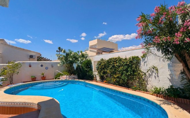 Resale - Villa -
Ciudad Quesada - Costa Blanca