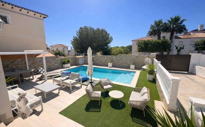 Resale - Villa -
Los Dolses - Inland