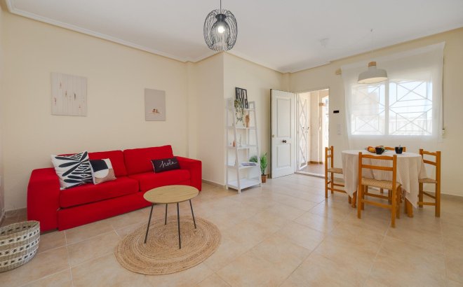 Resale - Bungalow -
Torrevieja - Aguas Nuevas 1
