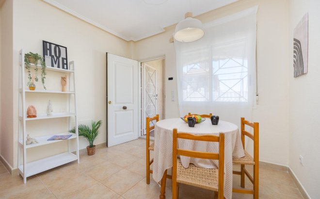 Resale - Bungalow -
Torrevieja - Aguas Nuevas 1