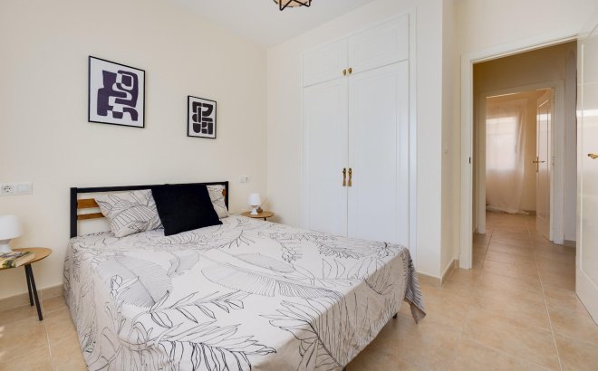 Resale - Bungalow -
Torrevieja - Aguas Nuevas 1