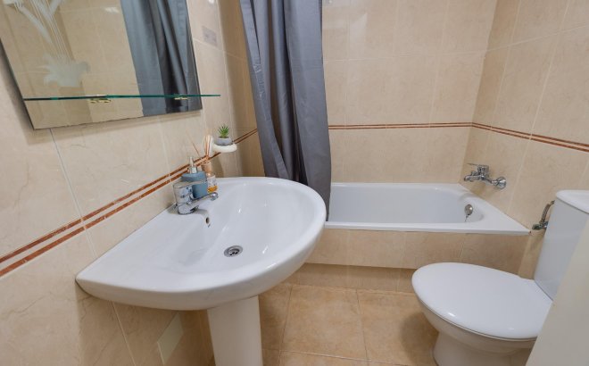 Resale - Bungalow -
Torrevieja - Aguas Nuevas 1