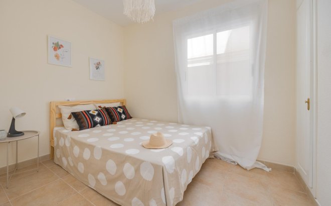 Resale - Bungalow -
Torrevieja - Aguas Nuevas 1