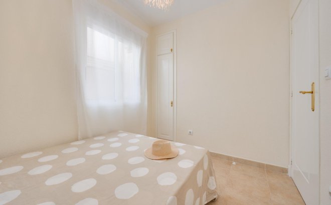 Resale - Bungalow -
Torrevieja - Aguas Nuevas 1