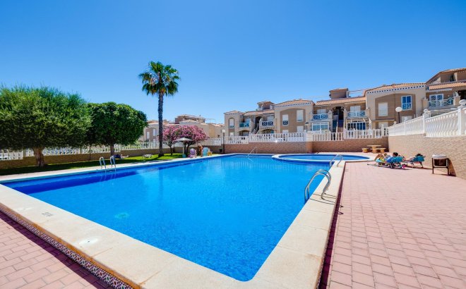 Resale - Bungalow -
Torrevieja - Aguas Nuevas 1