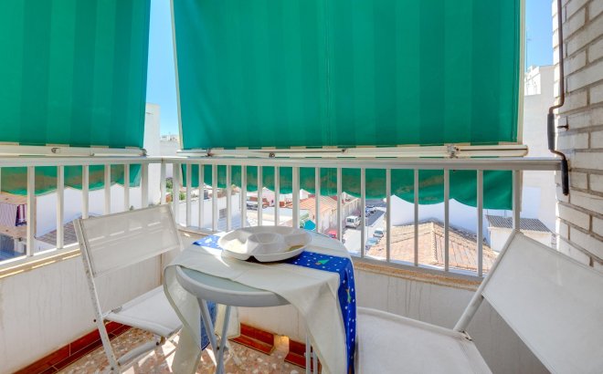 Resale - Apartment -
Torrevieja - Centro