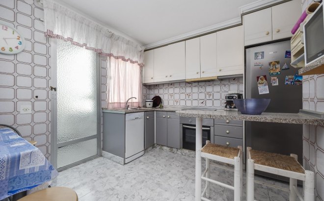 Resale - Apartment -
Torrevieja - Centro