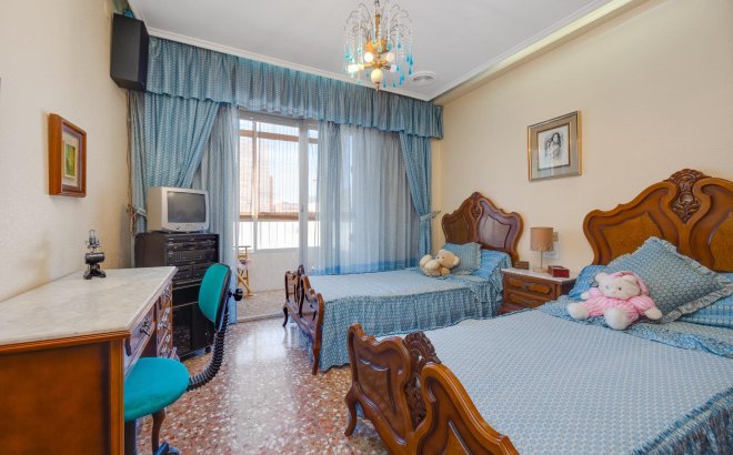 Resale - Apartment -
Torrevieja - Centro