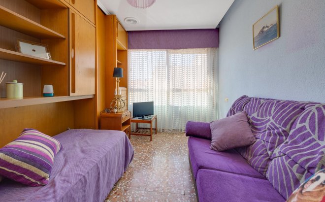 Resale - Apartment -
Torrevieja - Centro