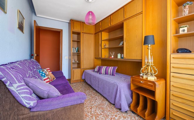Resale - Apartment -
Torrevieja - Centro
