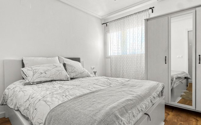 Resale - Apartment -
Torrevieja - Costa Blanca
