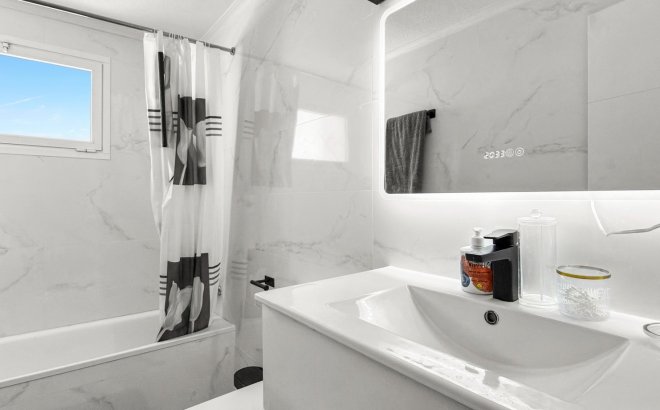 Resale - Apartment -
Torrevieja - Costa Blanca