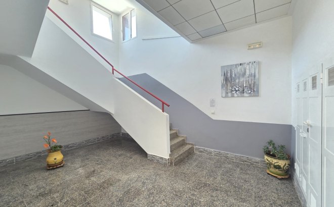 Resale - Apartment -
Villamartin - Costa Blanca