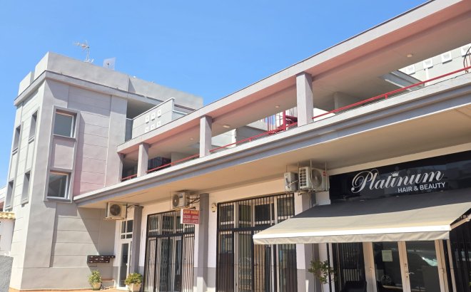 Resale - Apartment -
Villamartin - Costa Blanca