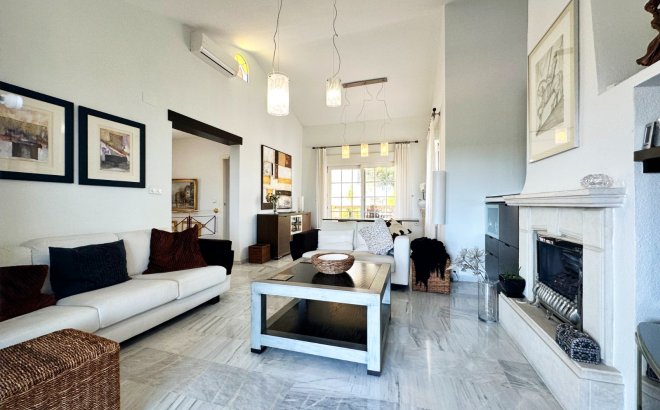 Resale - Villa -
Orihuela Costa - Costa Blanca