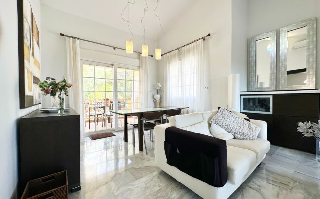Resale - Villa -
Orihuela Costa - Costa Blanca