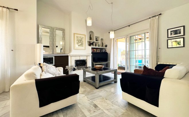 Resale - Villa -
Orihuela Costa - Costa Blanca