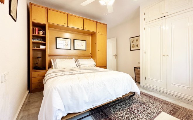 Resale - Villa -
Orihuela Costa - Costa Blanca